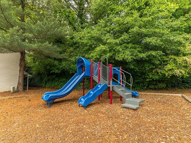 Decatur Flats — Photo 17