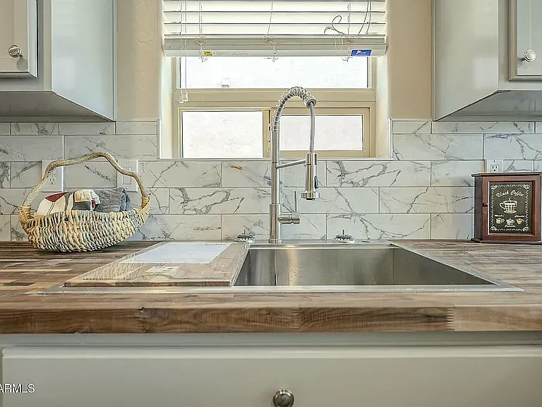 4582 E Jadeite Dr — Photo 6