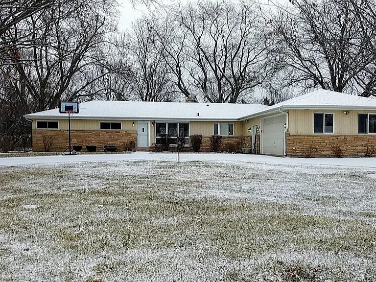 71 Ela Rd — Photo 1