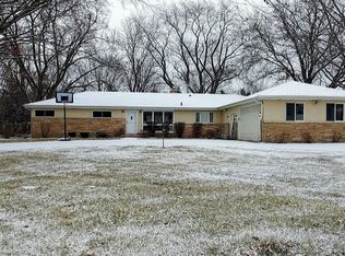 71 Ela Rd, Inverness, IL
