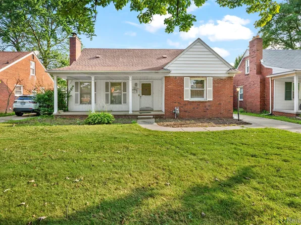 20919 Norwood Dr, Harper Woods, MI 48225