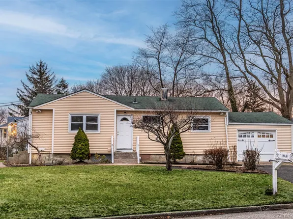 2502 Race Avenue, Medford, NY 11763