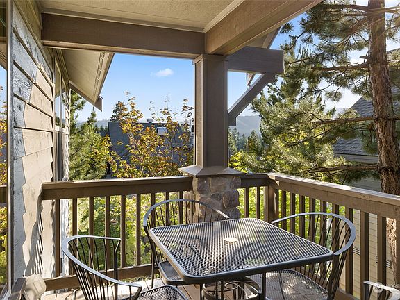 Enjoy your morning coffee on your private deck looking towards the mountains!>