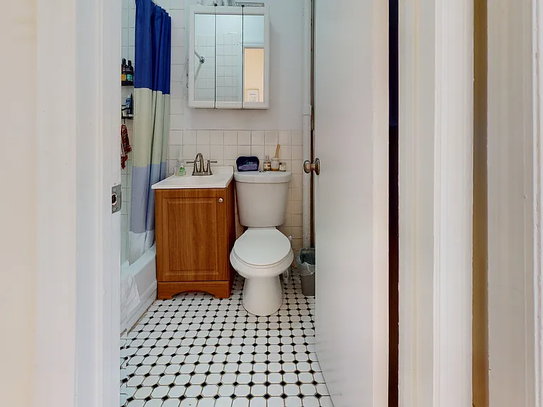 1443 York Ave #5E — Photo 9