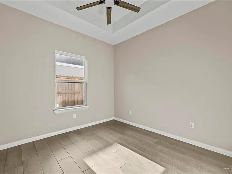 5700 Swallow Ave #4 — Photo 17