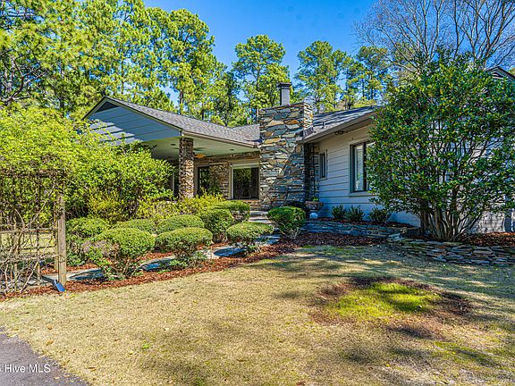 2nd image of 250 Country Club Circle