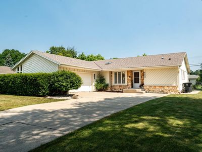 4470 South 85th STREET, Greenfield, WI, 53228