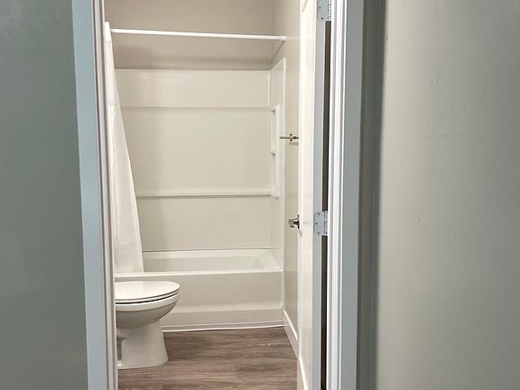 5th image of 1112 S Ditmar St #C