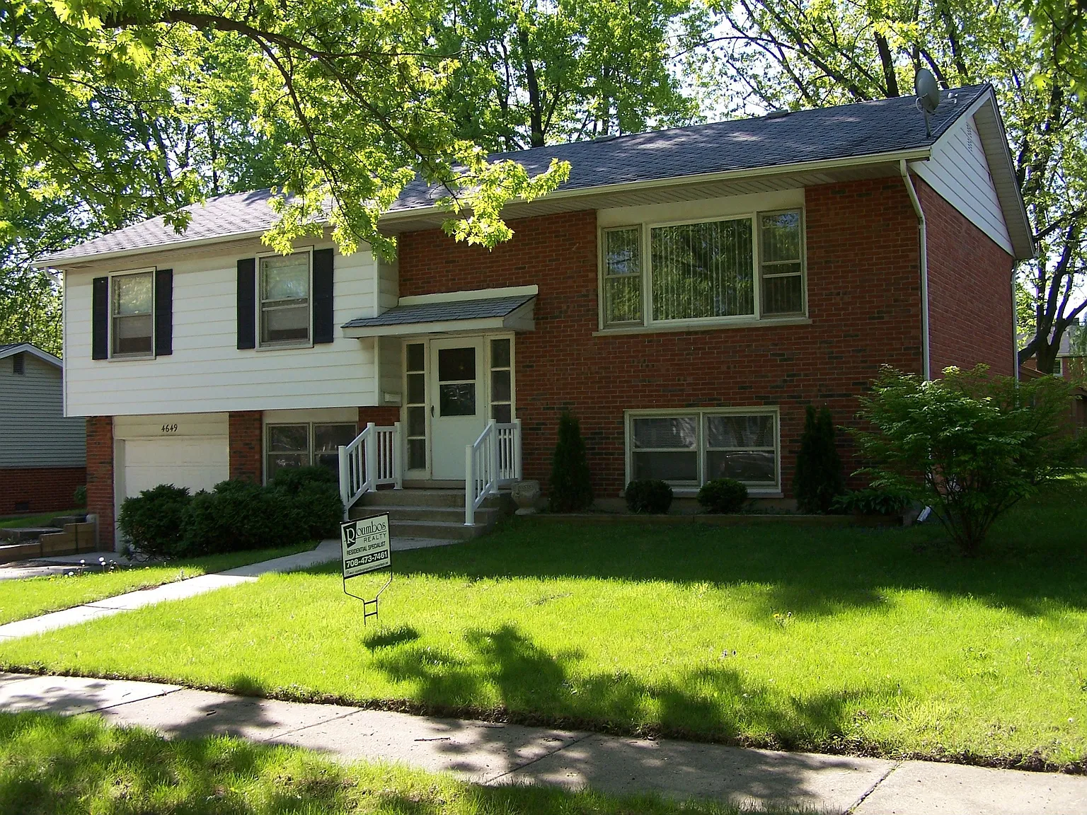 4649 176th Pl photo 1