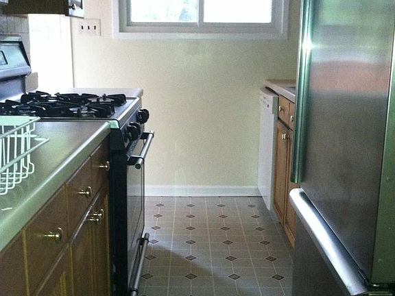 4th image of 10026 Sinnott Dr