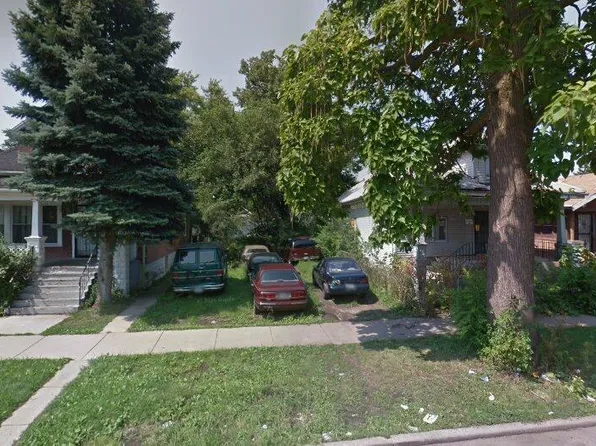 10516 S La Salle St, Chicago, IL 60628