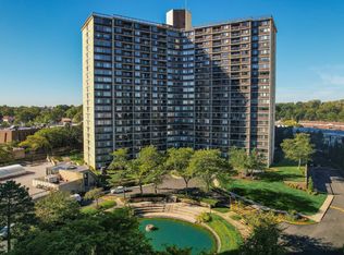 Bay Club Dr #19K, Bayside, NY 11360