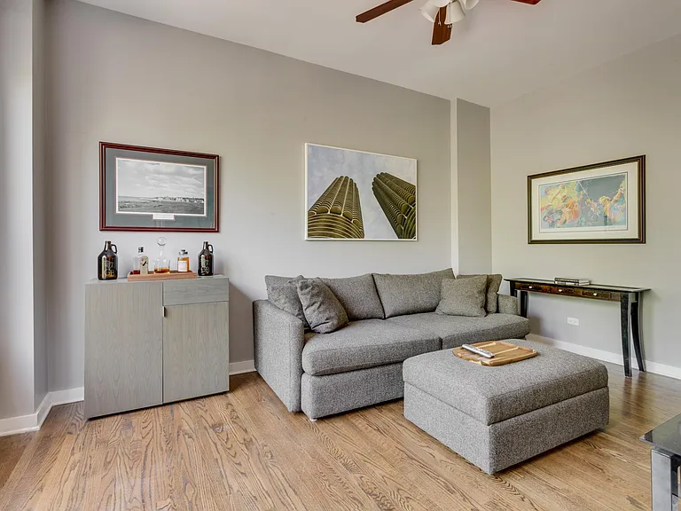 2035 W Cortland St #3 — Photo 3