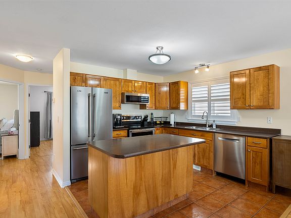 4th image of 1940 Hillside Dr #23