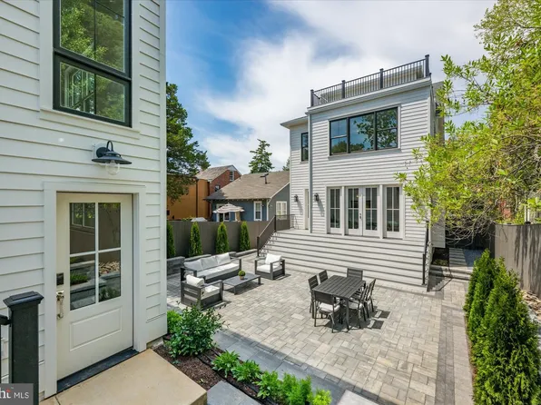 4631 49th St NW, Washington, DC 20016