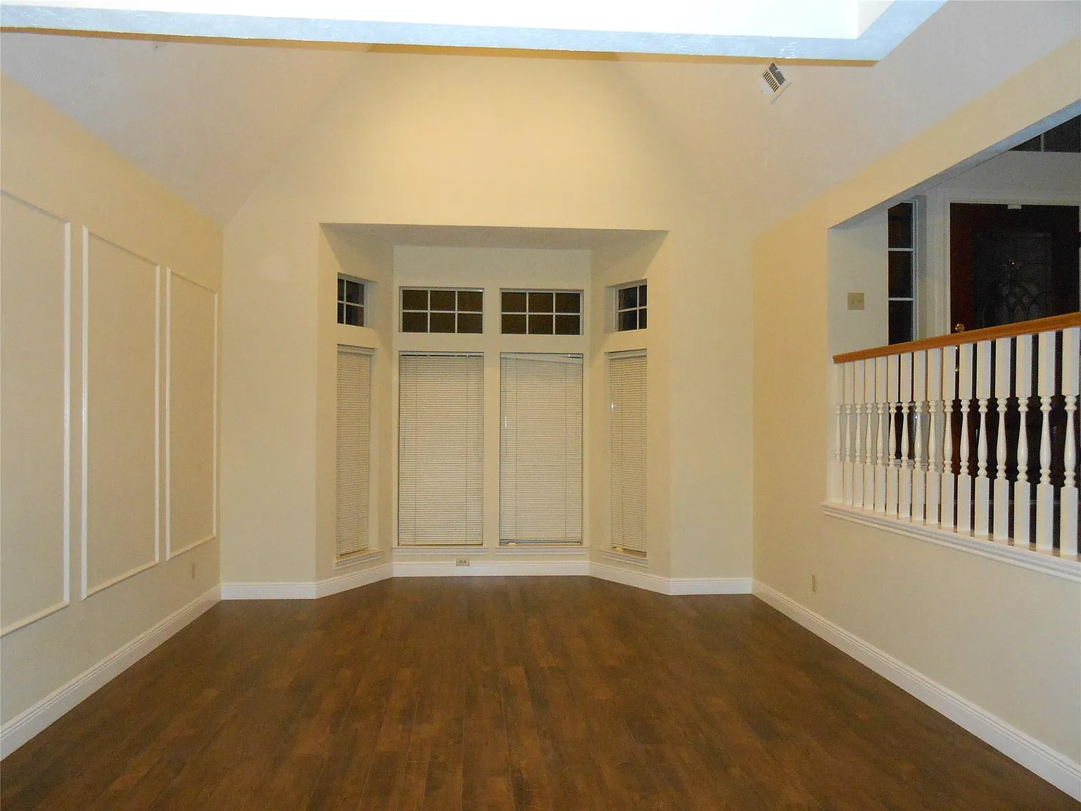 4 bed, 3.5 bath, 3051 sqft, $2,990 — Photo 3