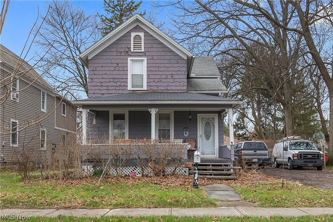 208 Glenwood St photo 1