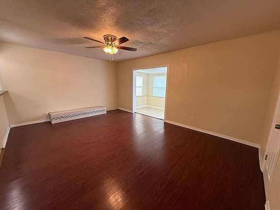 4th image of 930 20th Ave S