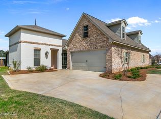 30 Peninsula Dr, Madison, MS 39110
