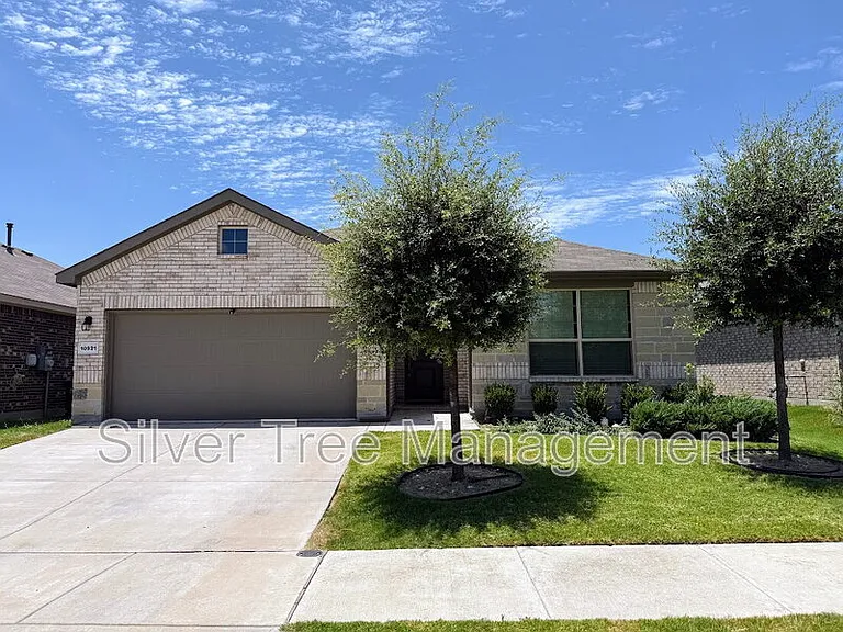 10921 Rockchapel Dr — Photo 2