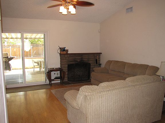 2nd image of 221 S San Mateo St
