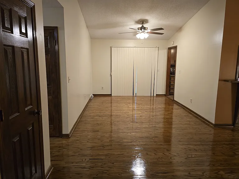 102 Woodgreen Dr — Photo 4