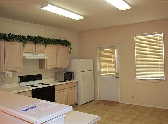 3rd image of 2329 Sumac Ct