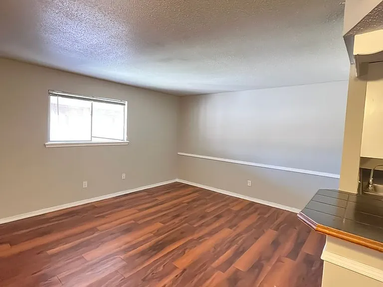 1 Bed 1 Bath Apt NW OKC — Photo 6
