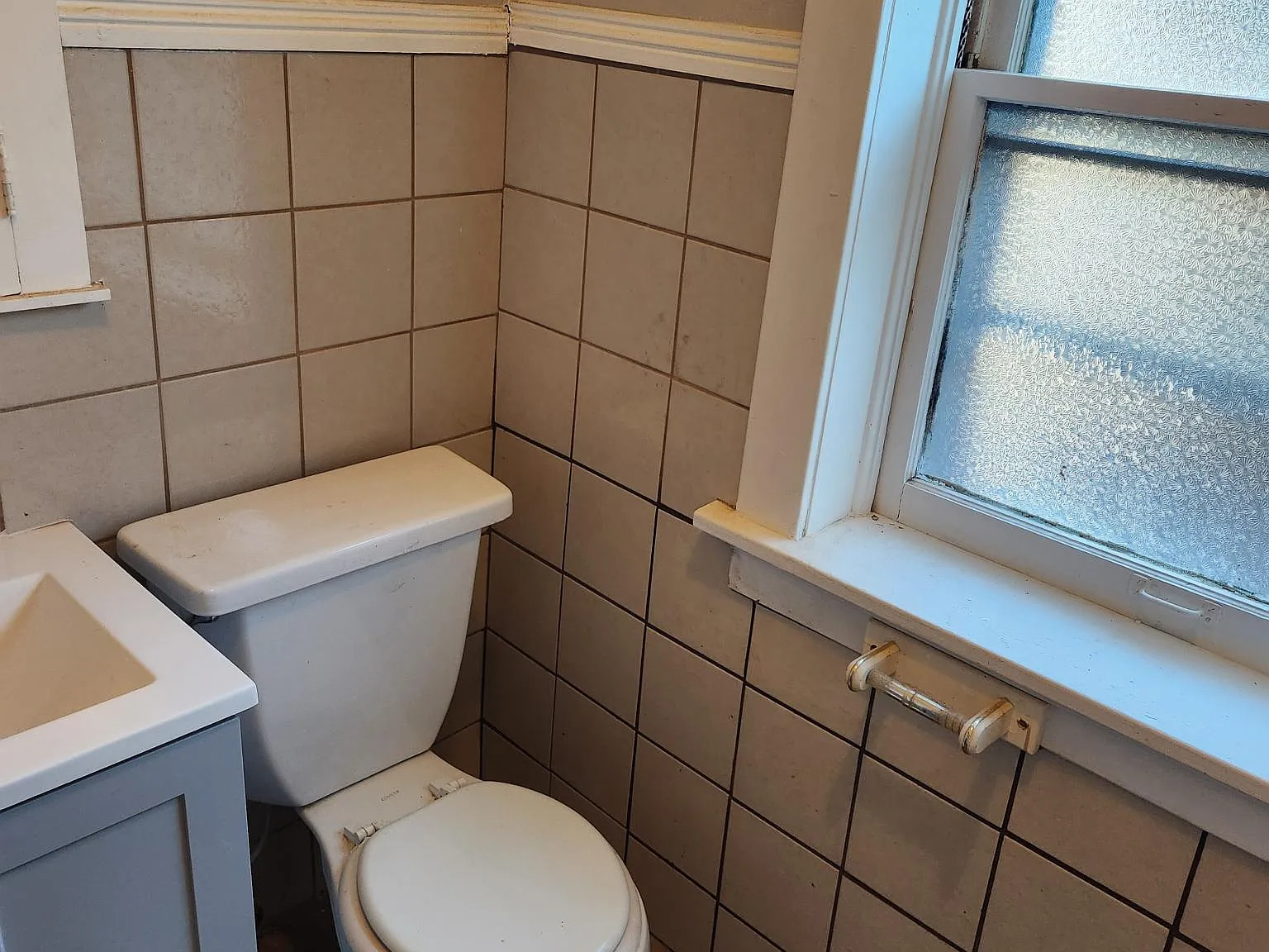 2 bed, 1800 sqft, $1,100 — Photo 2