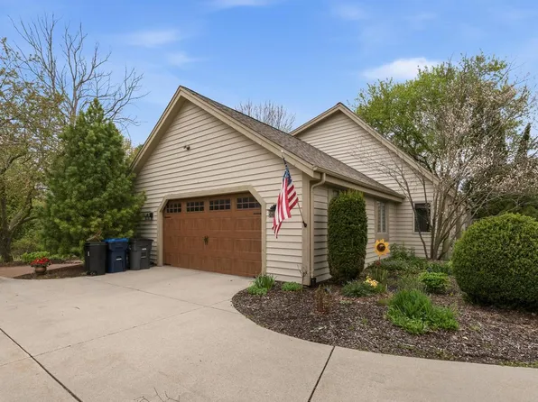 5099 Valley TRAIL, West Bend, WI 53095