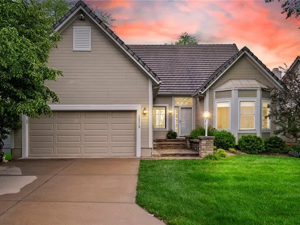 12219 Sagamore Rd, Leawood, KS 66209