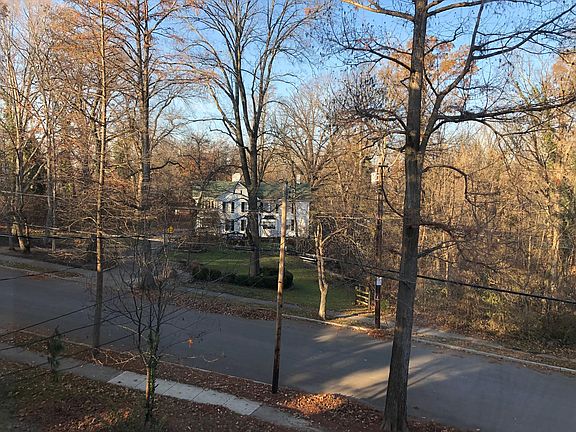 4th image of 2741 Cypress Way APT 4