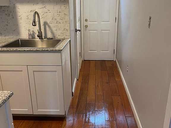 5th image of 213 Virginia St #B
