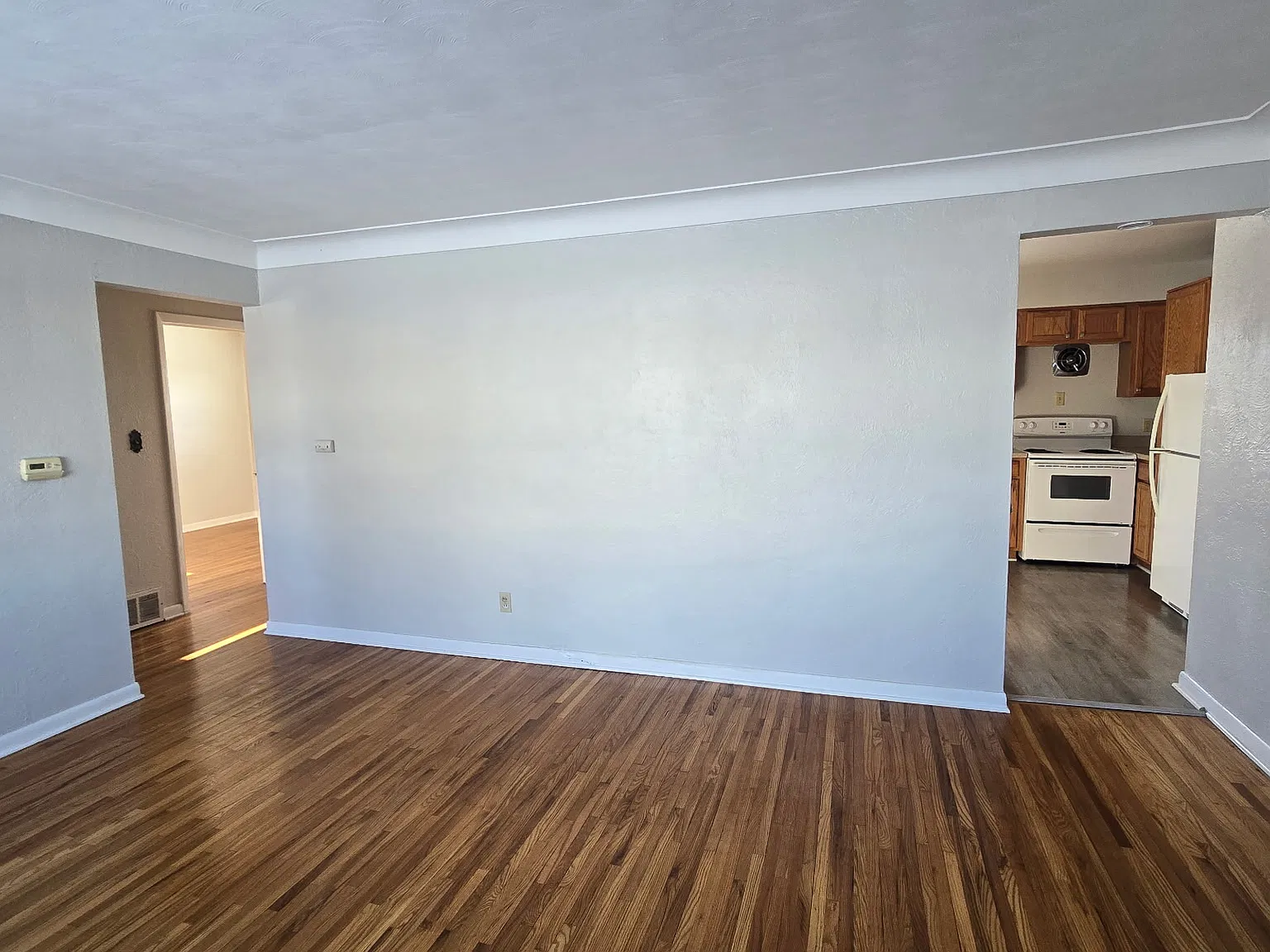2 bed, 1000 sqft, $1,275 — Photo 4