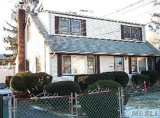11 Hale Pl, Roosevelt, NY 11575