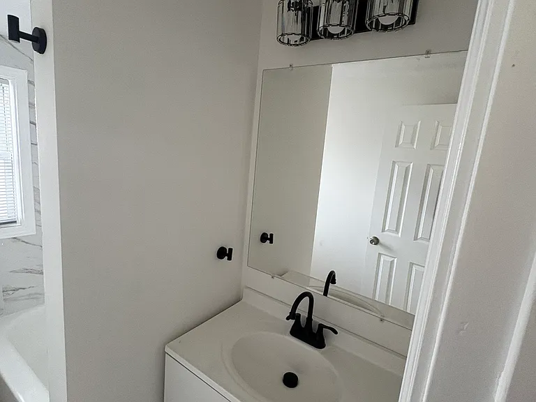 105 Beacon Ave #3 — Photo 10
