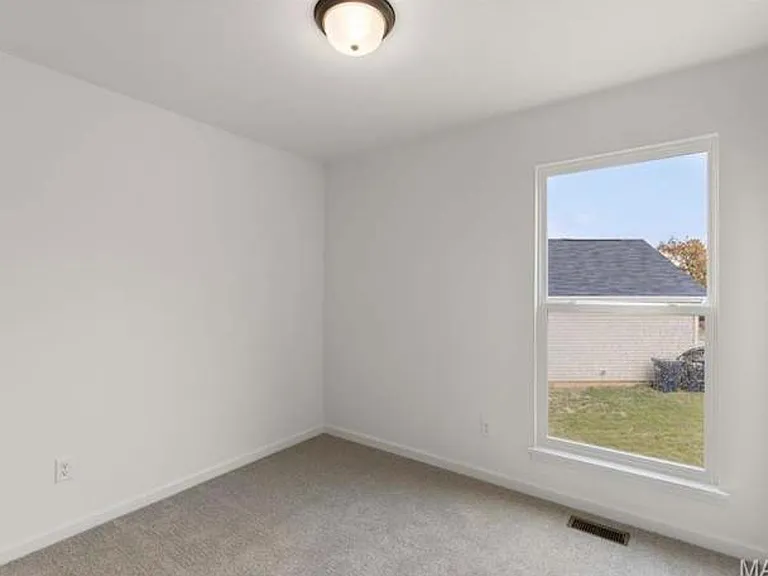 408 Honor Hill Dr — Photo 14