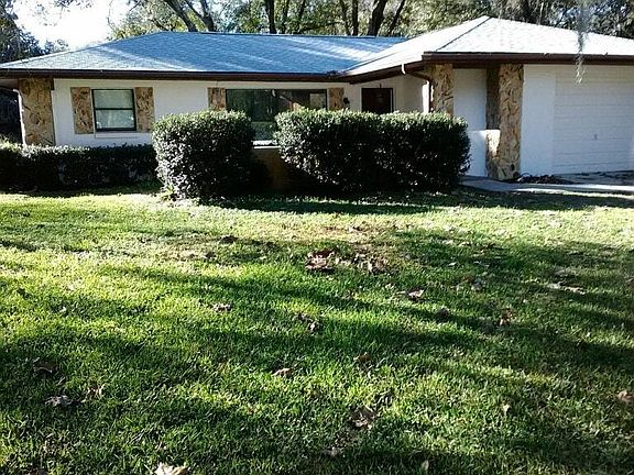 Fron of the house from the road