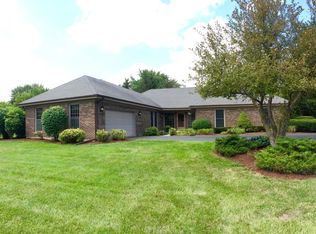 2106 Huntly Ct, Inverness, IL 60067