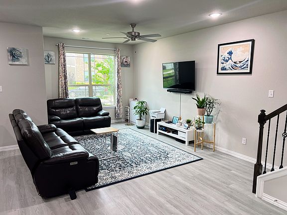 3rd image of 2205 Greystone Dr