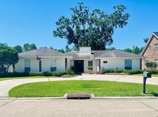 405 Moncla Ave, Belle Chasse, LA 70037