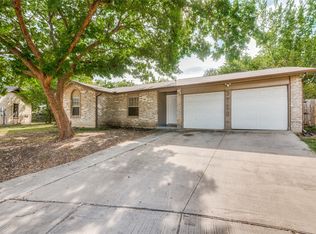 3710 Lindsey Ct, Arlington, TX 76015