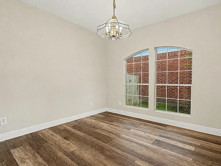3808 Armand Dr — Photo 6