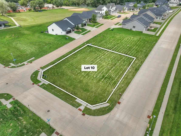 LOT 10 Autumn Ridge Ln, Dubuque, IA 52003
