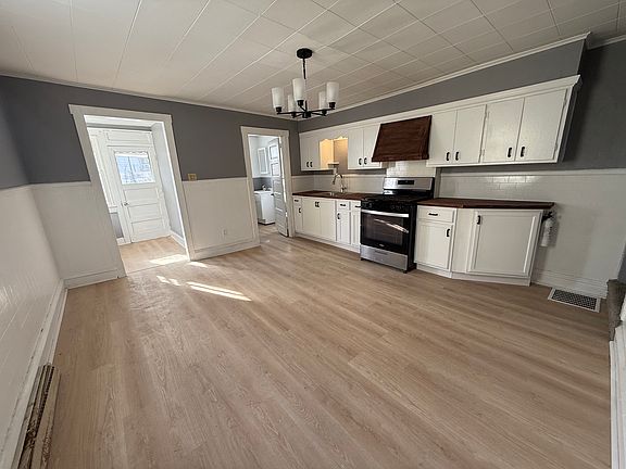 3rd image of 113 N Fulton St #1