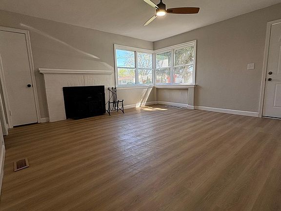 3rd image of 3229 E Enos Ave