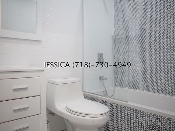 5th image of 228A Palmetto St #2