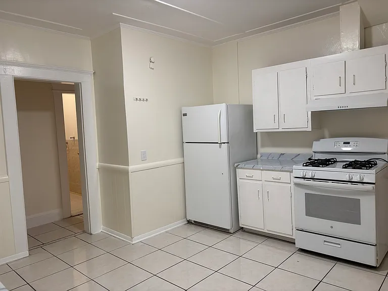 64-66 Wade St #2 — Photo 12
