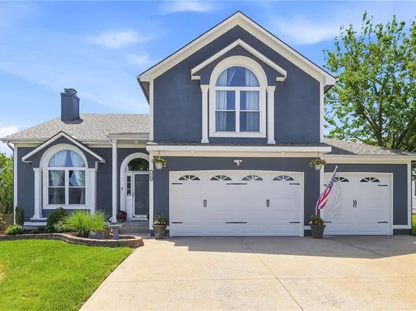 1506 Horseshoe Dr, Raymore, MO 64083