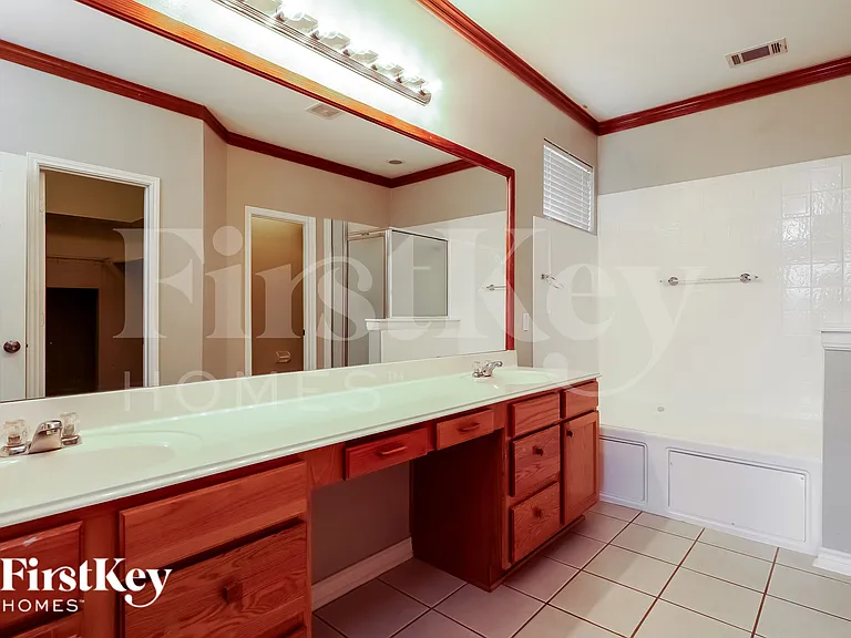20930 Pedregoso Ln — Photo 11